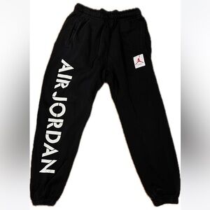 EUC Air Jordan Nike Sweatpants with back pocket. Super comfortable